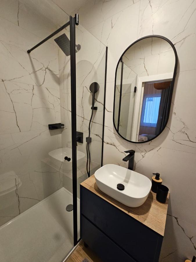 Villa Lux Apartments 罗戈兹尼察 外观 照片