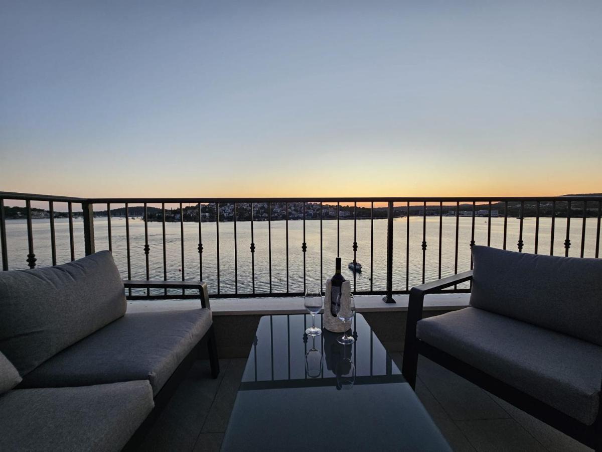 Villa Lux Apartments 罗戈兹尼察 外观 照片