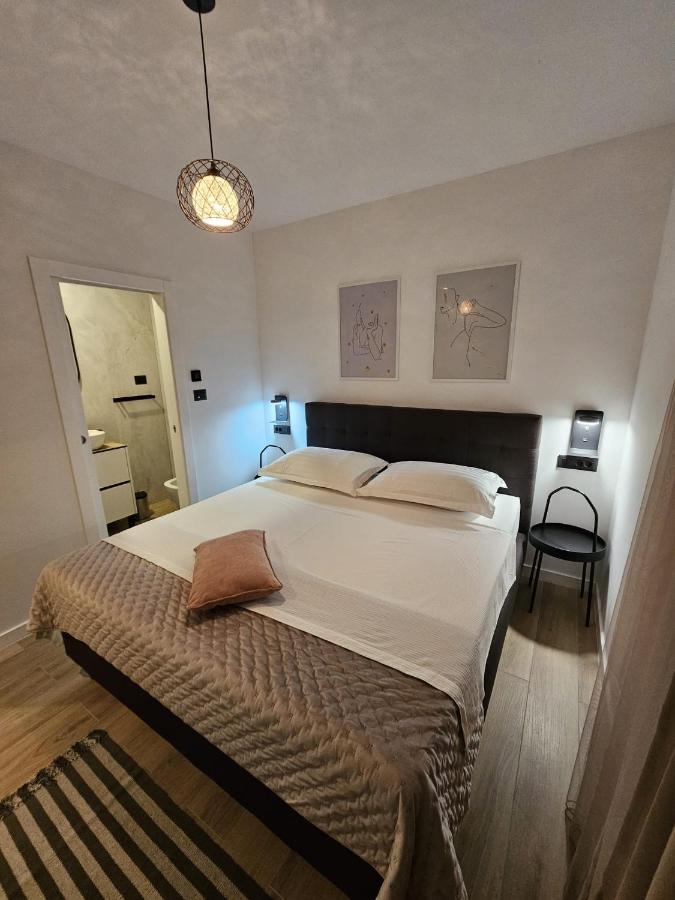 Villa Lux Apartments 罗戈兹尼察 外观 照片